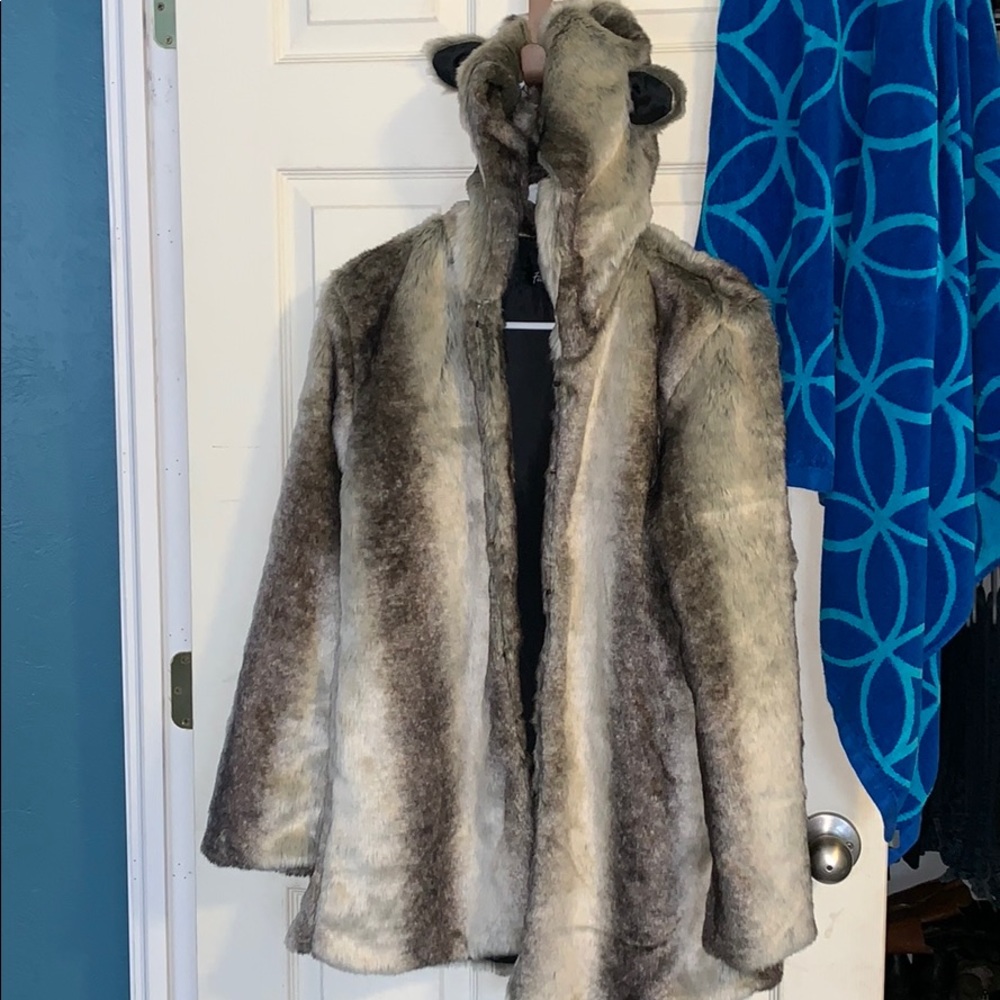 Faux Fur jacket with Animal Ears - Picture 6 of 7